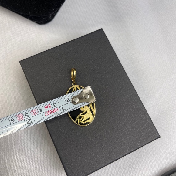 14K YELLOW GOLD PENDANT with GOLD OVER ONYX - Picture 5 of 11